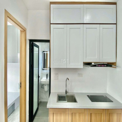 căn hộ studio tầng thượng có sân rộng ngõ 235 yên Hòa