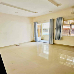 NHÀMỚI, Trg tâm Q3 liền kề Q1, 1 TRỆT, 1LỬNG, 1L SÂN THG, 3P. NGỦ Ok