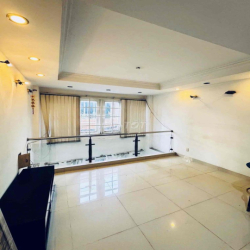 NHÀMỚI, Trg tâm Q3 liền kề Q1, 1 TRỆT, 1LỬNG, 1L SÂN THG, 3P. NGỦ Ok