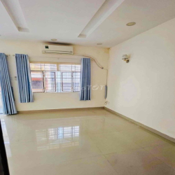 NHÀMỚI, Trg tâm Q3 liền kề Q1, 1 TRỆT, 1LỬNG, 1L SÂN THG, 3P. NGỦ Ok