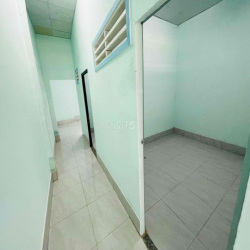 nhà nguyên căn 5x18m 2phòng lộ đậu dc ô tô gần ĐH Tây Đô