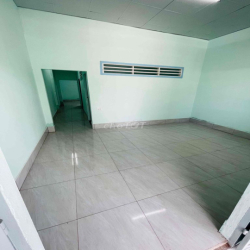 nhà nguyên căn 5x18m 2phòng lộ đậu dc ô tô gần ĐH Tây Đô