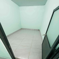 nhà nguyên căn 5x18m 2phòng lộ đậu dc ô tô gần ĐH Tây Đô