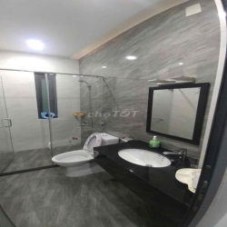 Cho thuê nhà MT gần khu sân bay 4,5x15 3 lầu 4pn 4wc nhà mới sạch sẽ