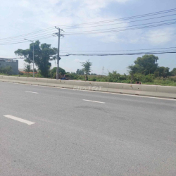 Cho Thuê 8400m MT đường Nguyễn Cữu Phú