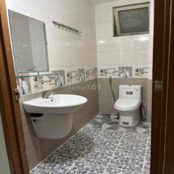 CHO THUÊ NHÀ TRỆT LỬNG LẦU KDC 586 SAU LƯNG BỆNH VIỆN HOÀN MỸ 8TR