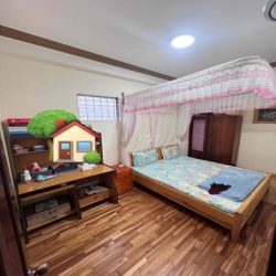 Cho thuê nhà mặt tiền đường Lên thánh tôn