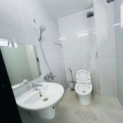 cho thuê nhà nguyên căn 1trêt 1lưng 