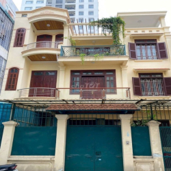Nhà riêng phòng tắm riêng như khách sạn nội thất cao cấp giờ tự do