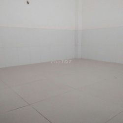 nguyên căn. DT 4x21m đúc 1 lầu có 5pn, 2wc. Đường 5m  thông 