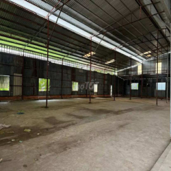 Cho thuê kho 850 m2 có điện 3 pha đường Phạm Hùng 20 triệu