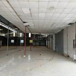 Cho thuê kho 850 m2 có điện 3 pha đường Phạm Hùng 20 triệu