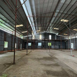 Cho thuê kho 850 m2 có điện 3 pha đường Phạm Hùng 20 triệu