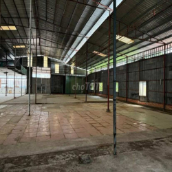 Cho thuê kho 850 m2 có điện 3 pha đường Phạm Hùng 20 triệu