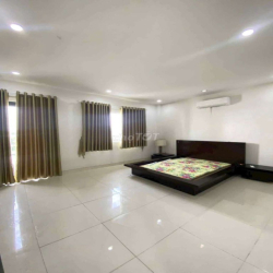 Nhà dt: 5x20m hẻm xe hơi Huỳnh Tấn Phát 