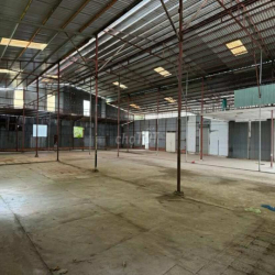 Cho thuê kho 850 m2 có điện 3 pha đường Phạm Hùng 20 triệu