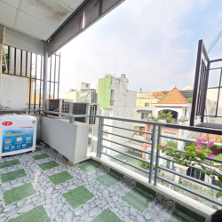 CHO THUÊ CHDV, 2PN, TÁCH BẾP, FULL NỘI THẤT, BAN CÔNG, THANG MÁY, 45M2
