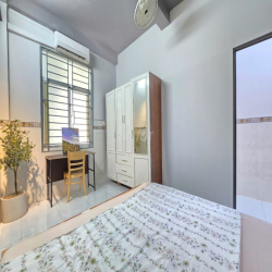 CHO THUÊ CHDV, 2PN, TÁCH BẾP, FULL NỘI THẤT, BAN CÔNG, THANG MÁY, 45M2