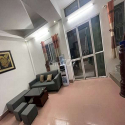 Cho Thuê Nhà 3.5tầng 3PN Vũ T