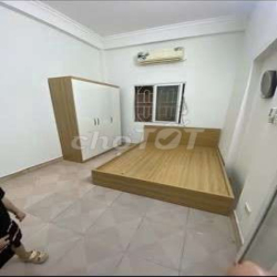 Cho Thuê Nhà 3.5tầng 3PN Vũ T