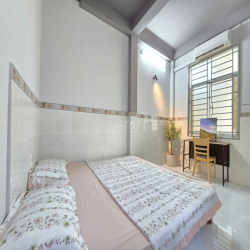 CHO THUÊ CHDV, 2PN, TÁCH BẾP, FULL NỘI THẤT, BAN CÔNG, THANG MÁY, 45M2