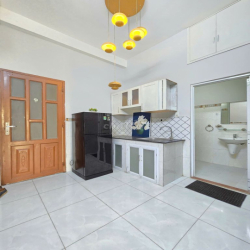 CHO THUÊ CHDV, 2PN, TÁCH BẾP, FULL NỘI THẤT, BAN CÔNG, THANG MÁY, 45M2