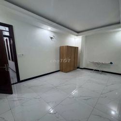 Bán nhà 3 tầng ôm cua 2 mặt tiền phường Ngô Mây  giá 14 tỉ