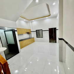 Bán nhà 3 tầng ôm cua 2 mặt tiền phường Ngô Mây  giá 14 tỉ