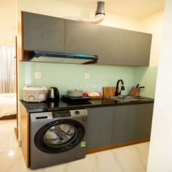Cho thuê CHDV full nội thất view mặt tiền, có thang máy, gần chợ ĐL
