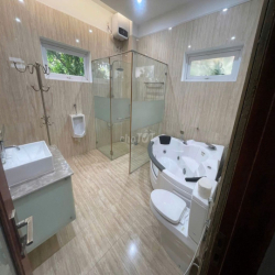 Cho thuê biệt thự sân vườn 3 tầng 400m2  khu Đảo Xanh, 5PN