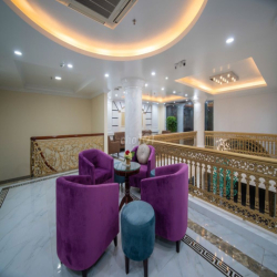 CHO THUÊ VĂN PHÒNG NGUYÊN TẦNG 2 ĐƯỜNG HỒ XUÂN HƯƠNG RỘNG gần 400m 