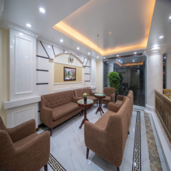 CHO THUÊ VĂN PHÒNG NGUYÊN TẦNG 2 ĐƯỜNG HỒ XUÂN HƯƠNG RỘNG gần 400m 