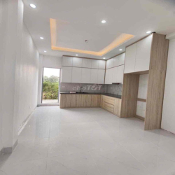 Nhà Phượng Cách 42m2 Đơn Lập 4 tầng Ô tô đỗ cổng giá 3 tỷ 9