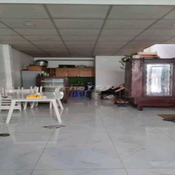 Nhà sạch sẽ,dt 4*16m,3pn,gác đúc lững