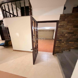 Cho thuê biệt thự Pháp cổ 300 m ngay sau Gigamall.