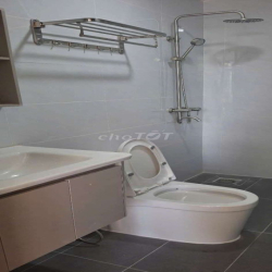 nhà 1 trệt 2 lầu, sân thượng đường oto