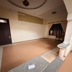 Cho thuê biệt thự Pháp cổ 300 m ngay sau Gigamall.