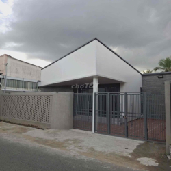 Nhà mới dọn vào ở ngay