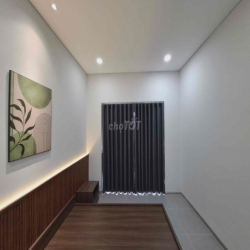 Nhà mới dọn vào ở ngay