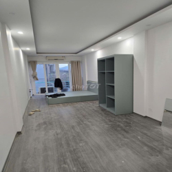 Cc Mời Thuê Nhà Lê Hồng Phong dt 50mx7t Thang Máy 5 căn hộ .