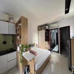 Phòng *** có cửa sổ thoáng Nhà mới 99% Tại Trung Tâm SG