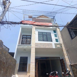 NHÀ NGUYÊN CĂN 1 TRỆT 2 LẦU, DT 5×22 CÓ 3PN,4WC. HẺM XE HƠI, AN NINH