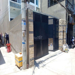 NHÀ NGUYÊN CĂN 1 TRỆT 2 LẦU, DT 5×22 CÓ 3PN,4WC. HẺM XE HƠI, AN NINH