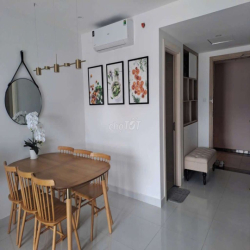 🏖️ Cho thuê căn hộ 2 phòng ngủ view phố – Tòa nhà DQua Nha Trang