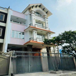 BIỆT THỰ HIM LAM, Q7 CHO THUÊ - Trệt Trống Suốt, ĐANG TRỐNG 65 TR.