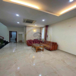 BIỆT THỰ HIM LAM, Q7 CHO THUÊ - Trệt Trống Suốt, ĐANG TRỐNG 65 TR.