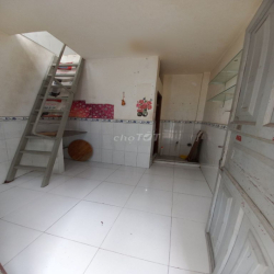 Cho thuê nhà 1 lầu hẻm 793 Trần Xuân Soạn, giá 3,9 triệu/th