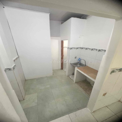 Nhà nguyên căn 6tr cọc 1 tháng