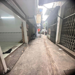 Nhà nguyên căn 6tr cọc 1 tháng