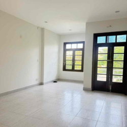 Cho thuê nhà 3 tầng mặt tiền đường Phạm Cự Lượng gần Võ Văn Kiệt